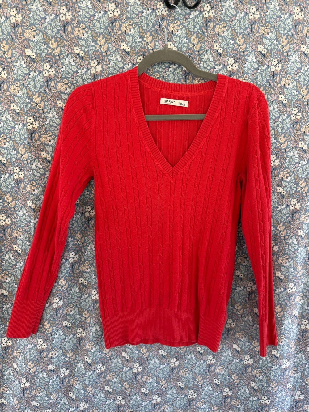 Old Navy Red V-Neck Cable Knit Sweater - Women's